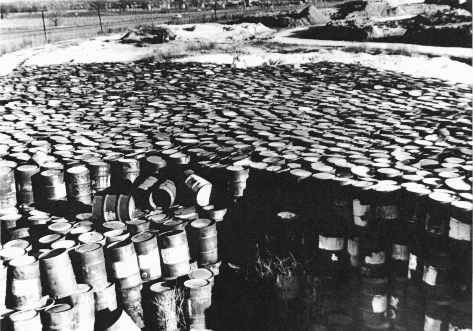 Mallinckrodt_StLouis_atomic-bomb-waste_1960 Mallinckrodt_StLouis_atomic-bomb-waste_1960