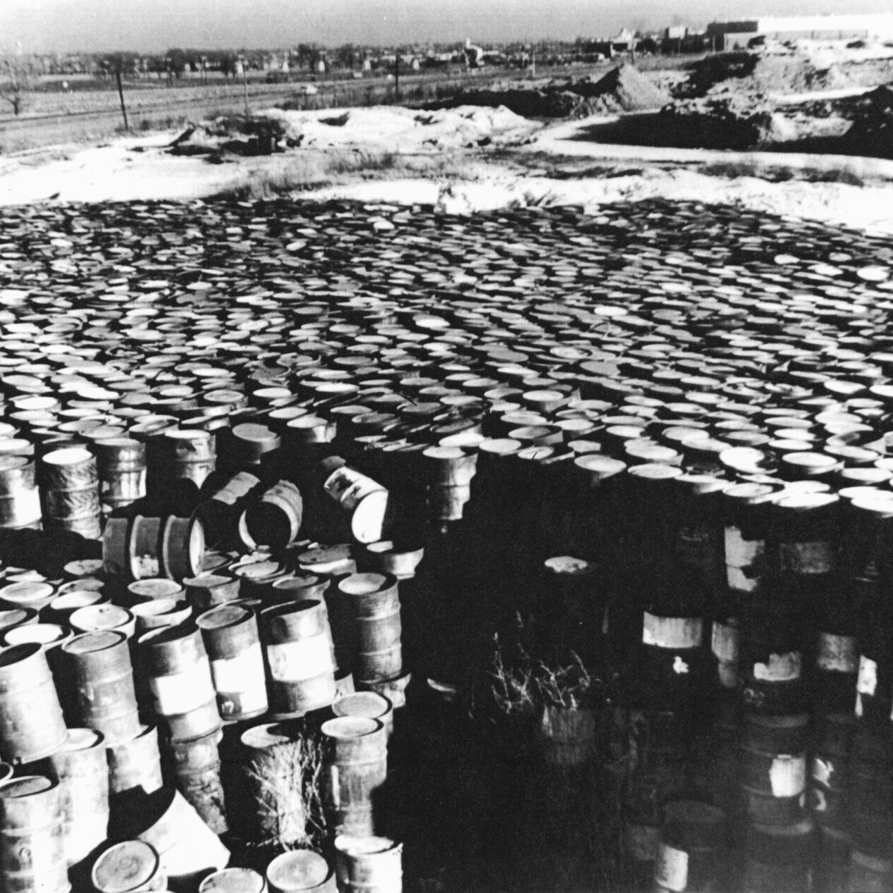 Mallinckrodt_StLouis_atomic-bomb-waste_1960