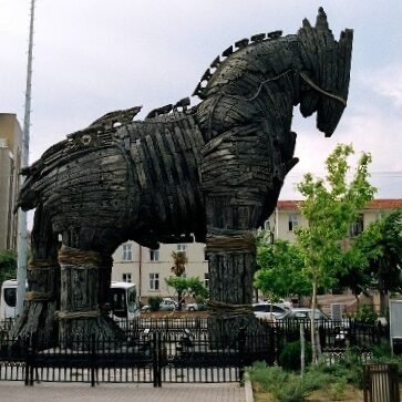 Trojan_horse_in_Canakkale,_Turkey